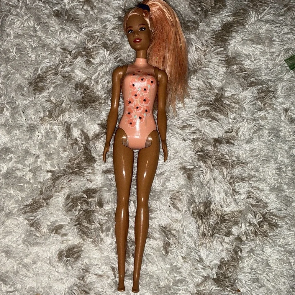 Barbie BEACH SUMMER Doll Peach Floral Swimsuit ‎ Mattel
